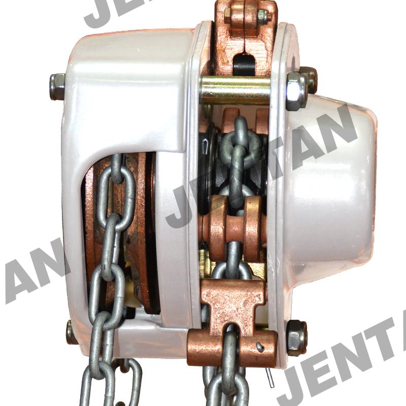 Explosion-proof chain hoist working in Zone 1 hazardous area