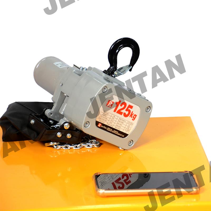 Lightweight battery hoist easy to carry for outdoor lifting tasks