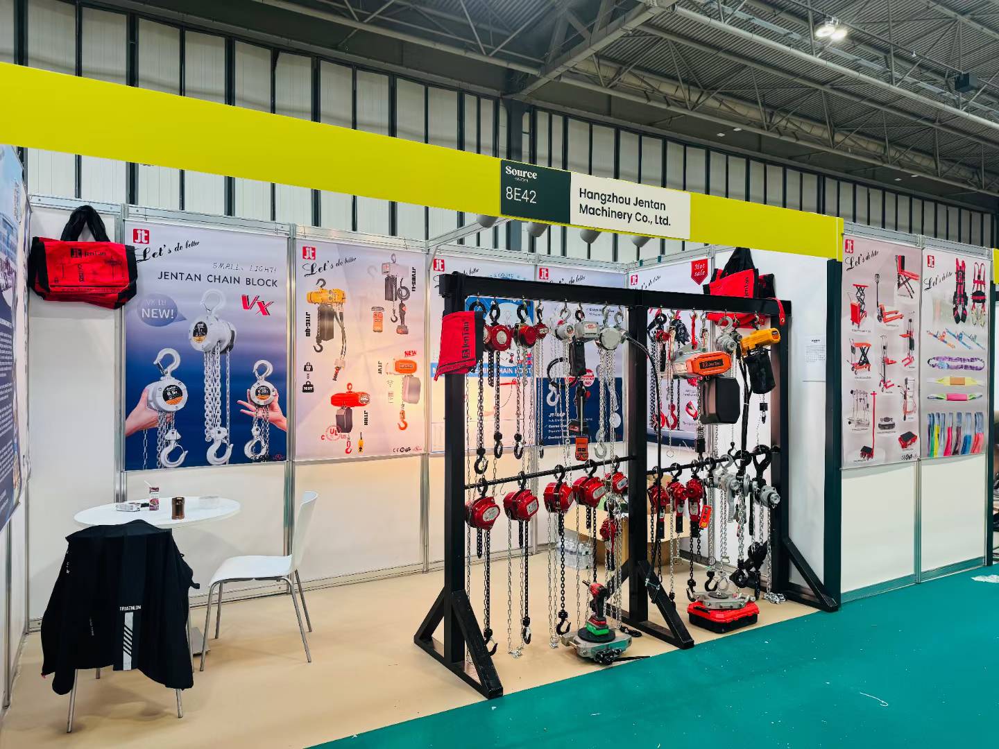 Hangzhou JenTan Showcases Versatile Lifting Solutions at GLEE Birmingham 2025