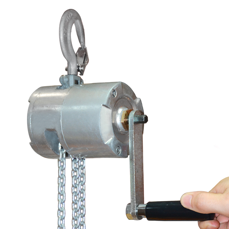 Compact hoist with 360 degree rotatable hand wheel