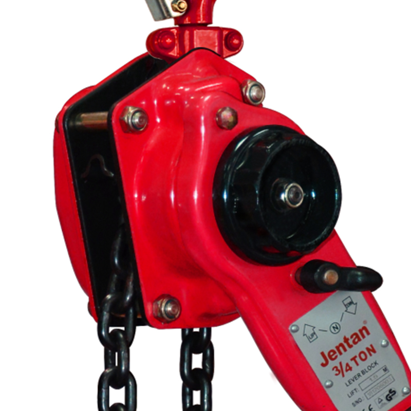 Manual ratchet hoist for tight space lifting